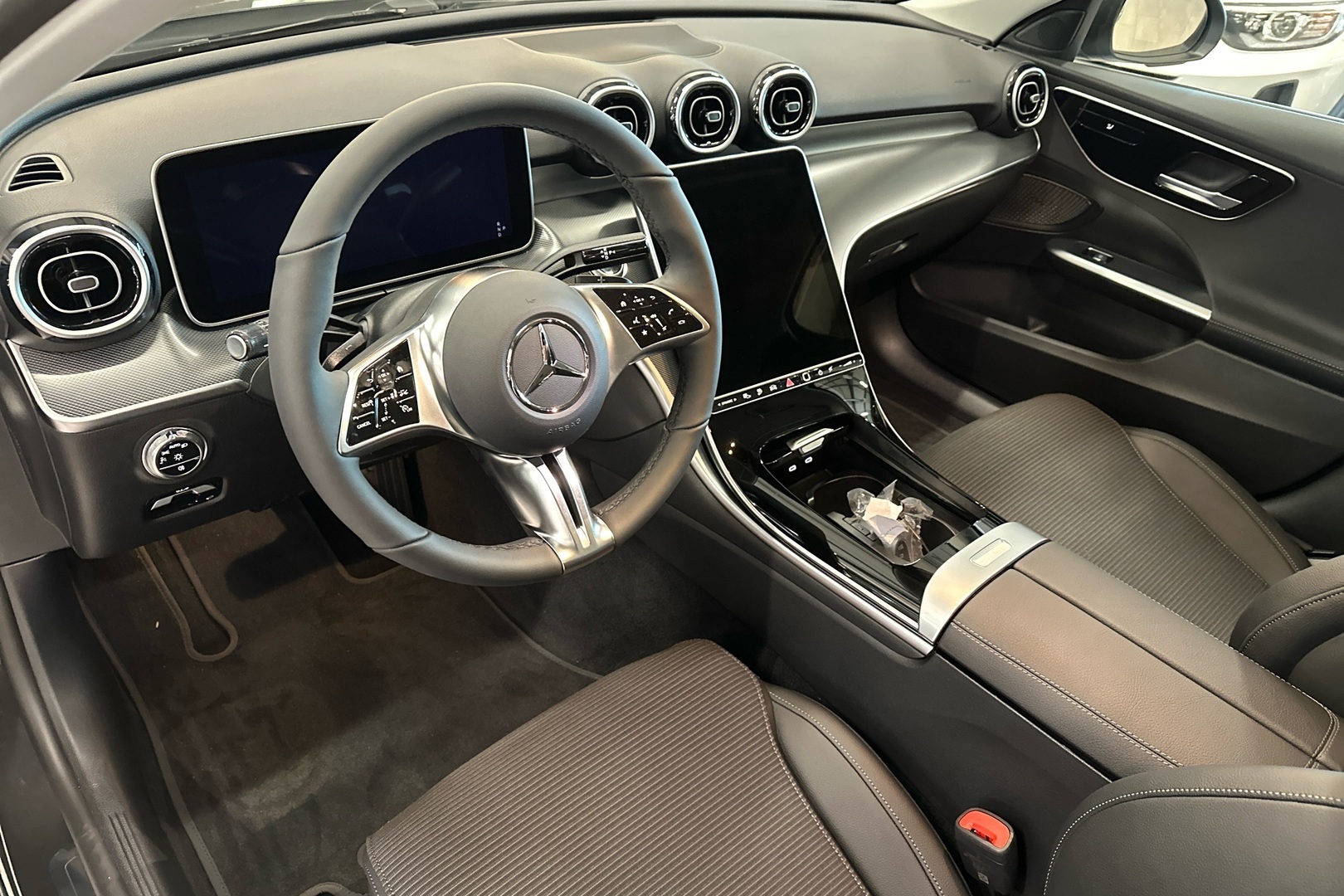 MERCEDES-BENZ C 2024