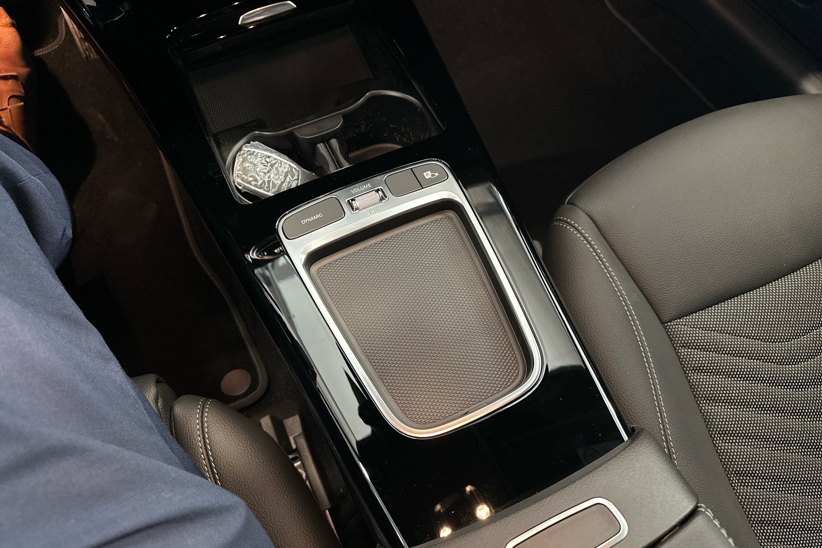 MERCEDES-BENZ CLA 2025