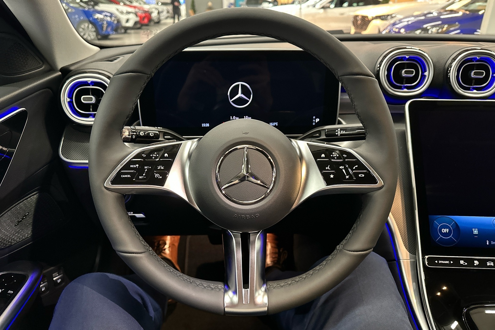 MERCEDES-BENZ C 2025