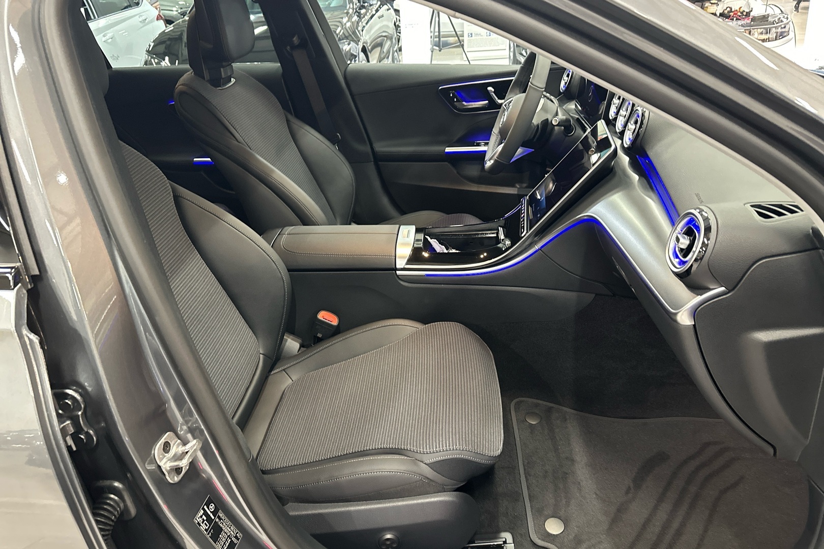 MERCEDES-BENZ C 2025