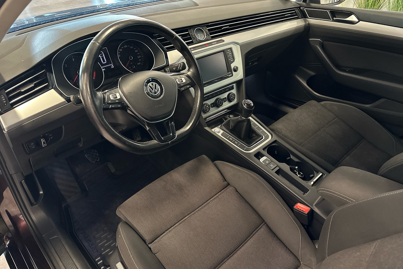 VOLKSWAGEN Passat 2016