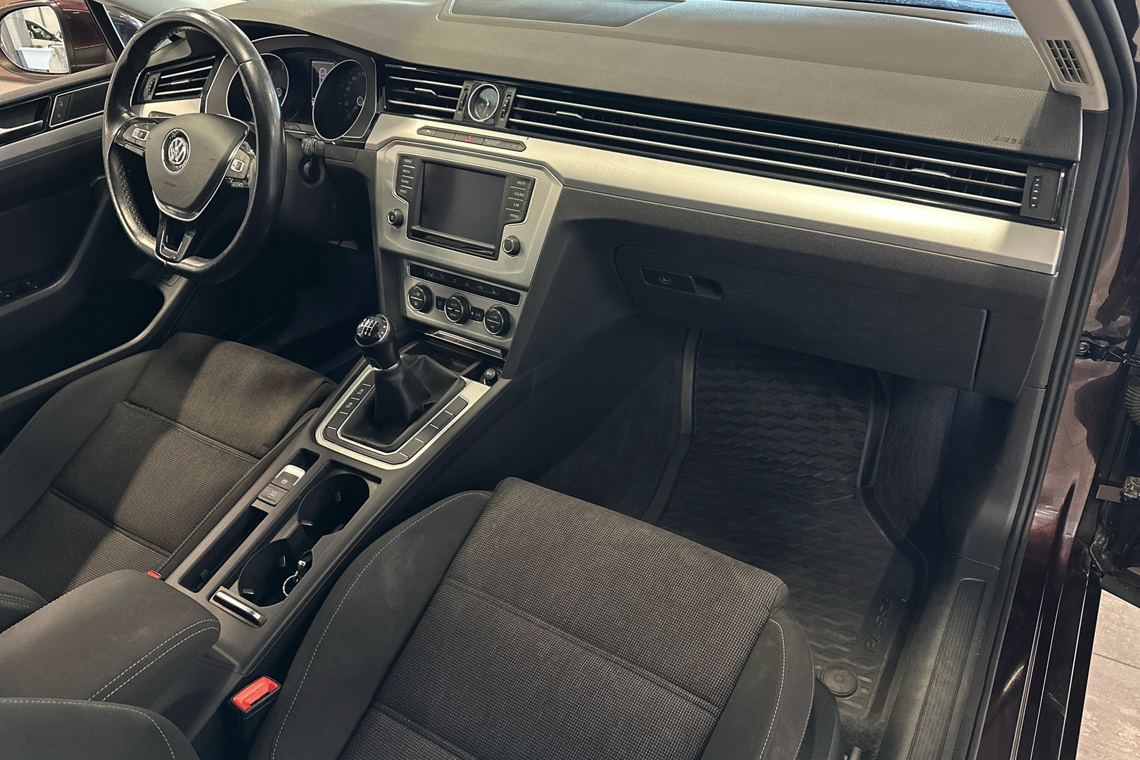 VOLKSWAGEN Passat 2016
