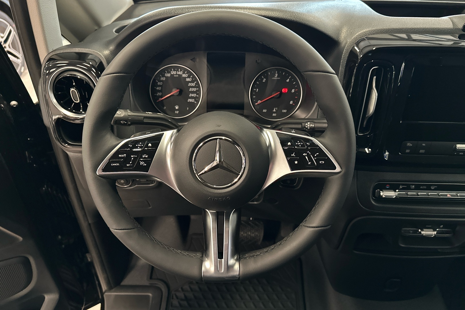 MERCEDES-BENZ Vito 2026