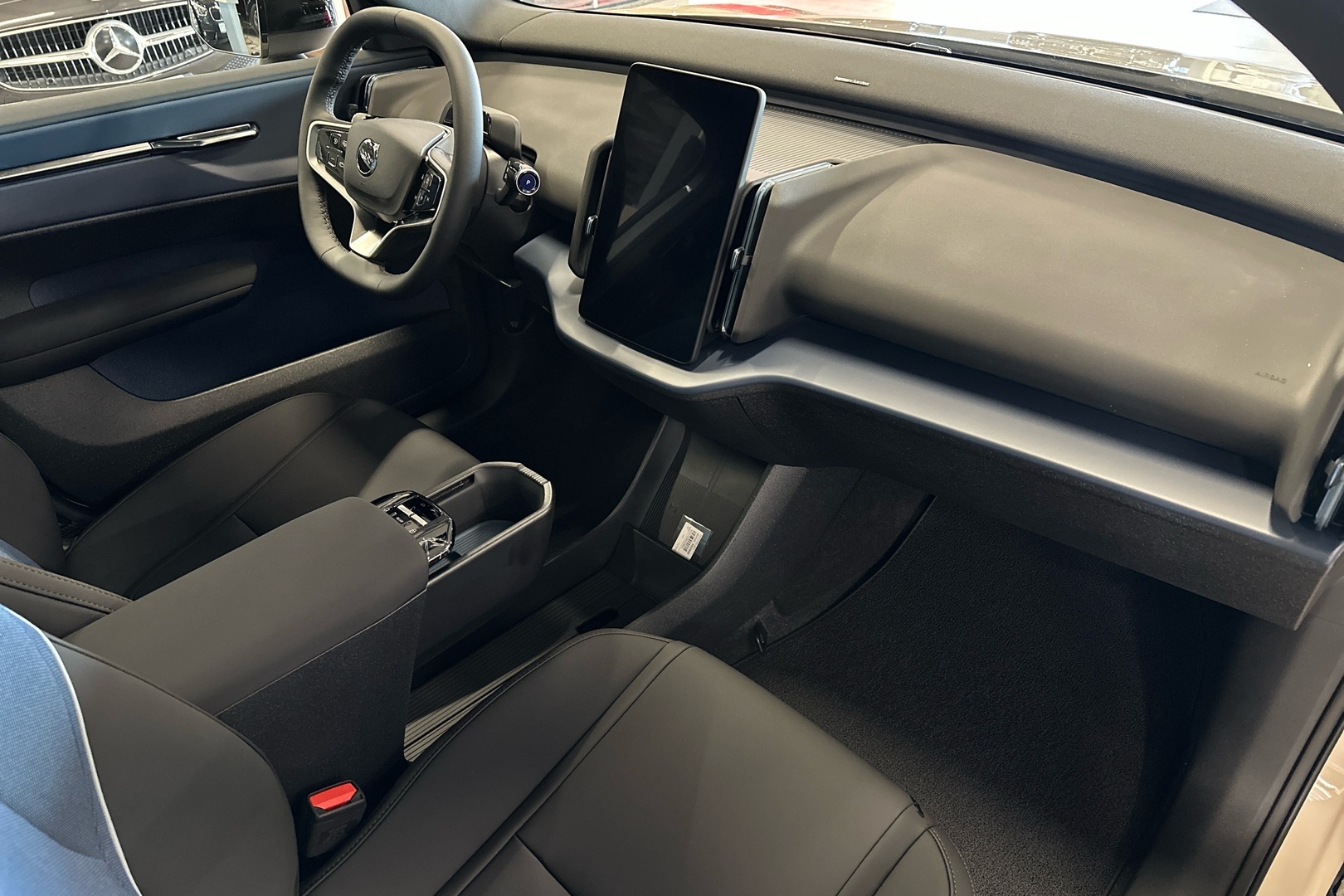 VOLVO EX30 2026