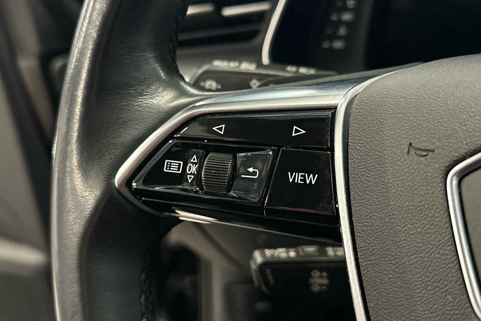 AUDI A6 2023