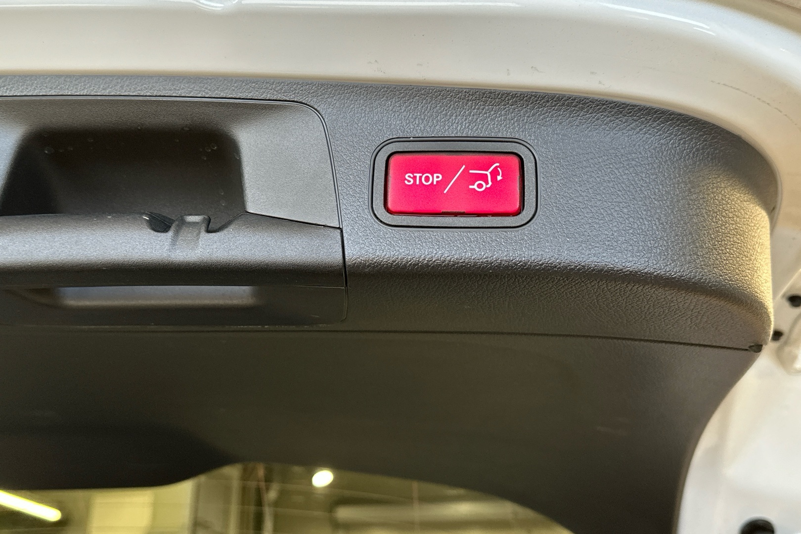 MERCEDES-BENZ EQA 2022