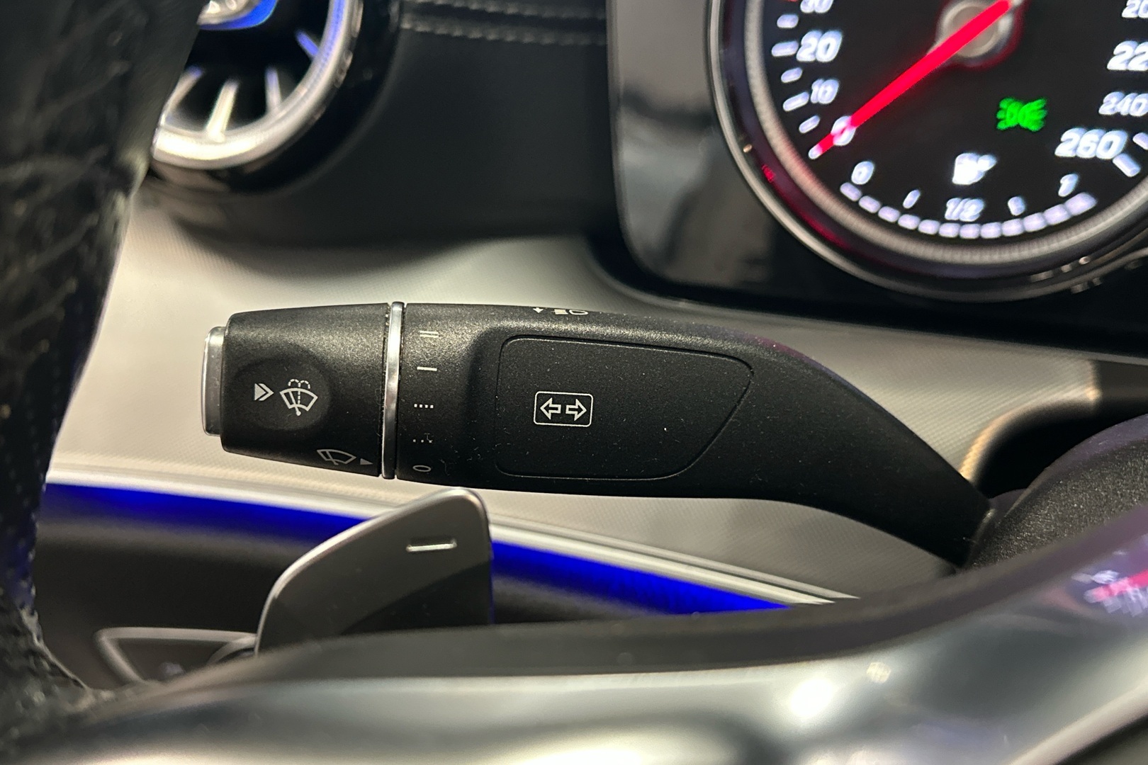 MERCEDES-BENZ E 2019