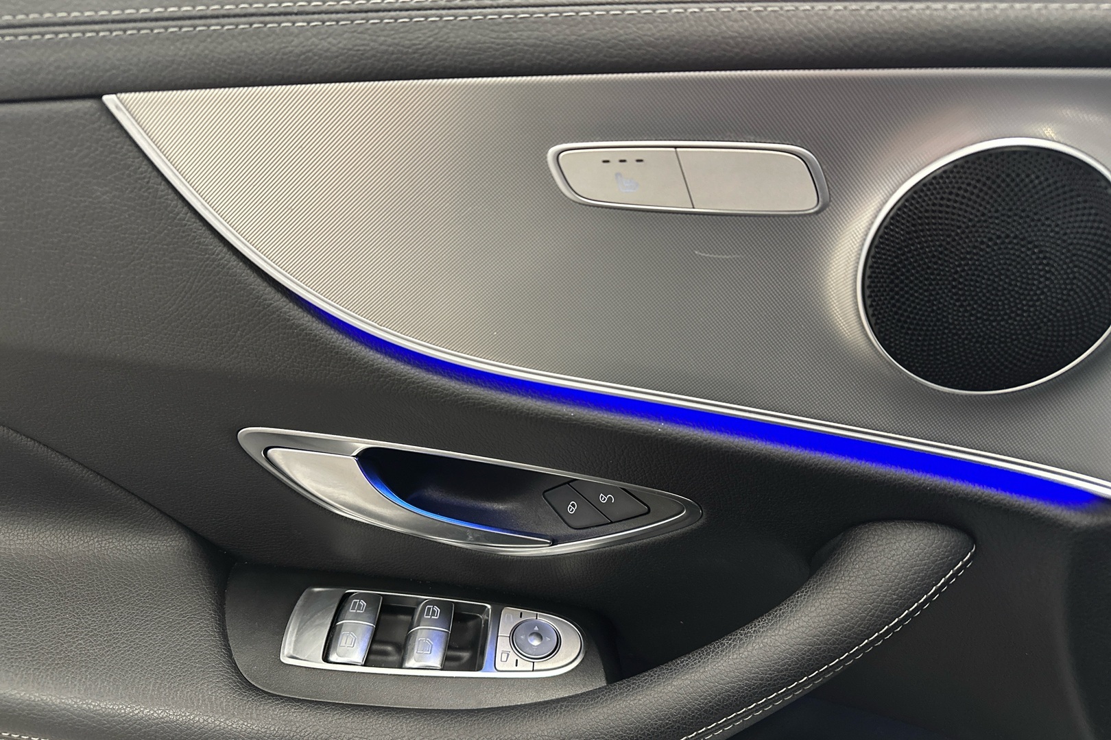 MERCEDES-BENZ E 2019