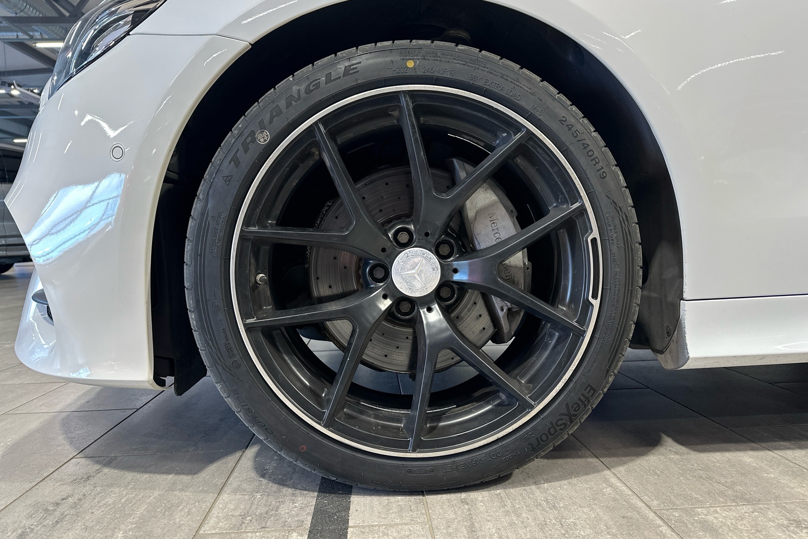 MERCEDES-BENZ E 2019