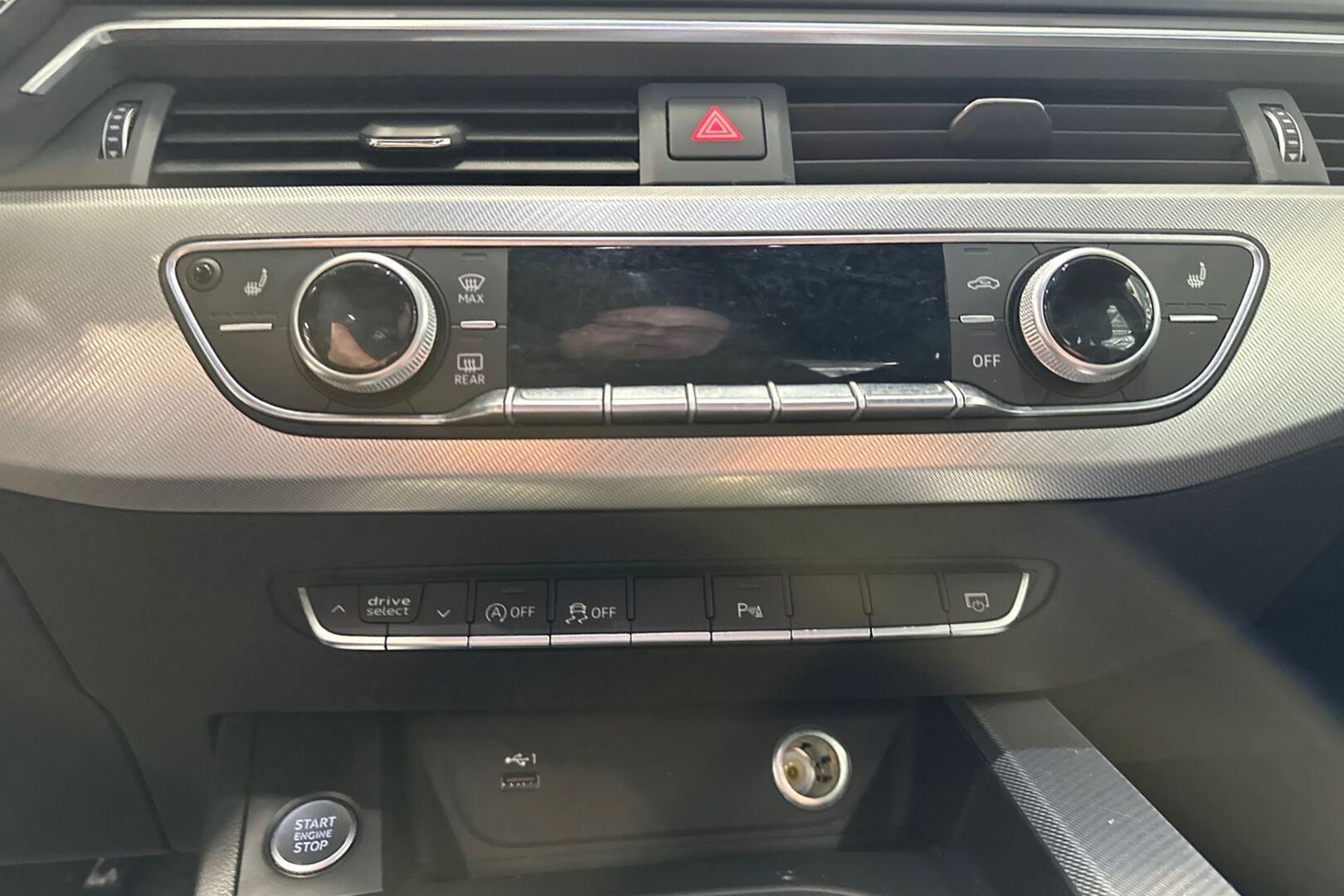AUDI A4 2019