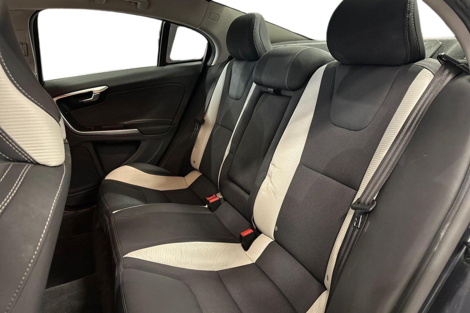 VOLVO S60 11