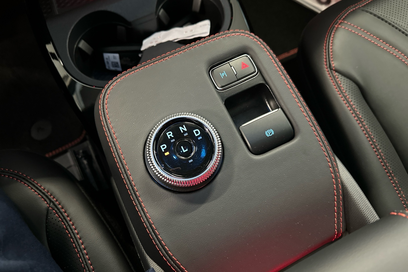 FORD MUSTANG MACH-E 2024