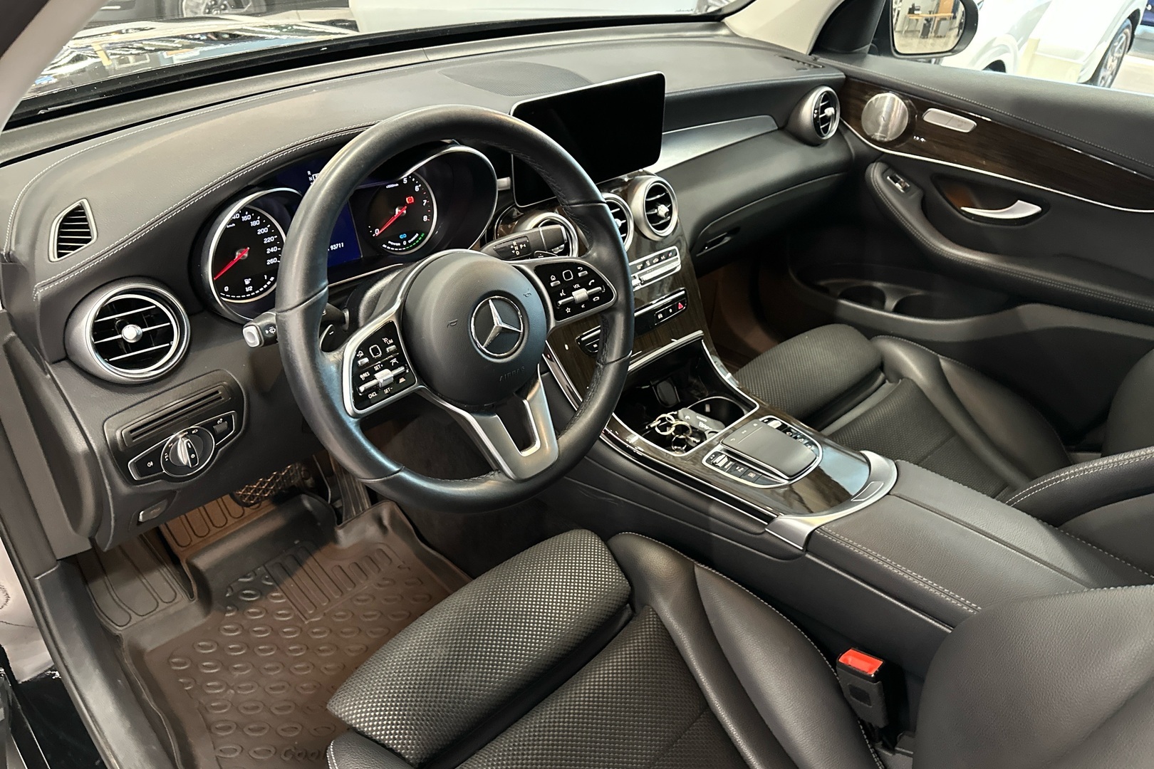 MERCEDES-BENZ GLC 2022