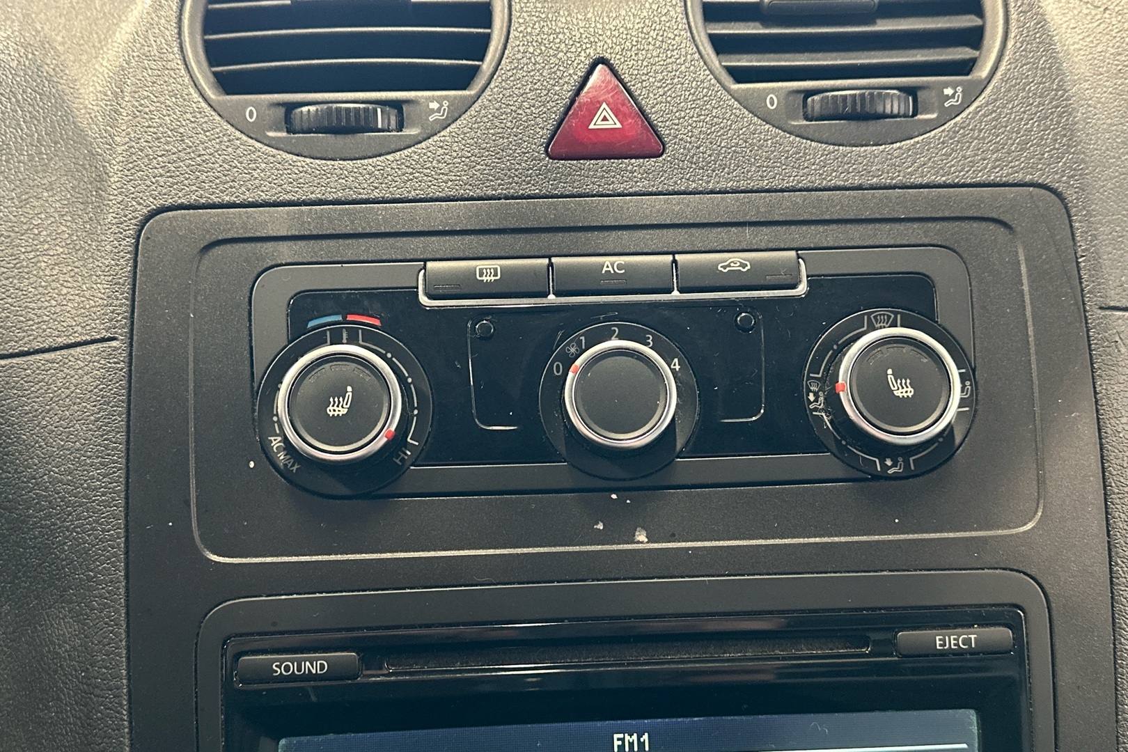 VOLKSWAGEN Caddy 2012