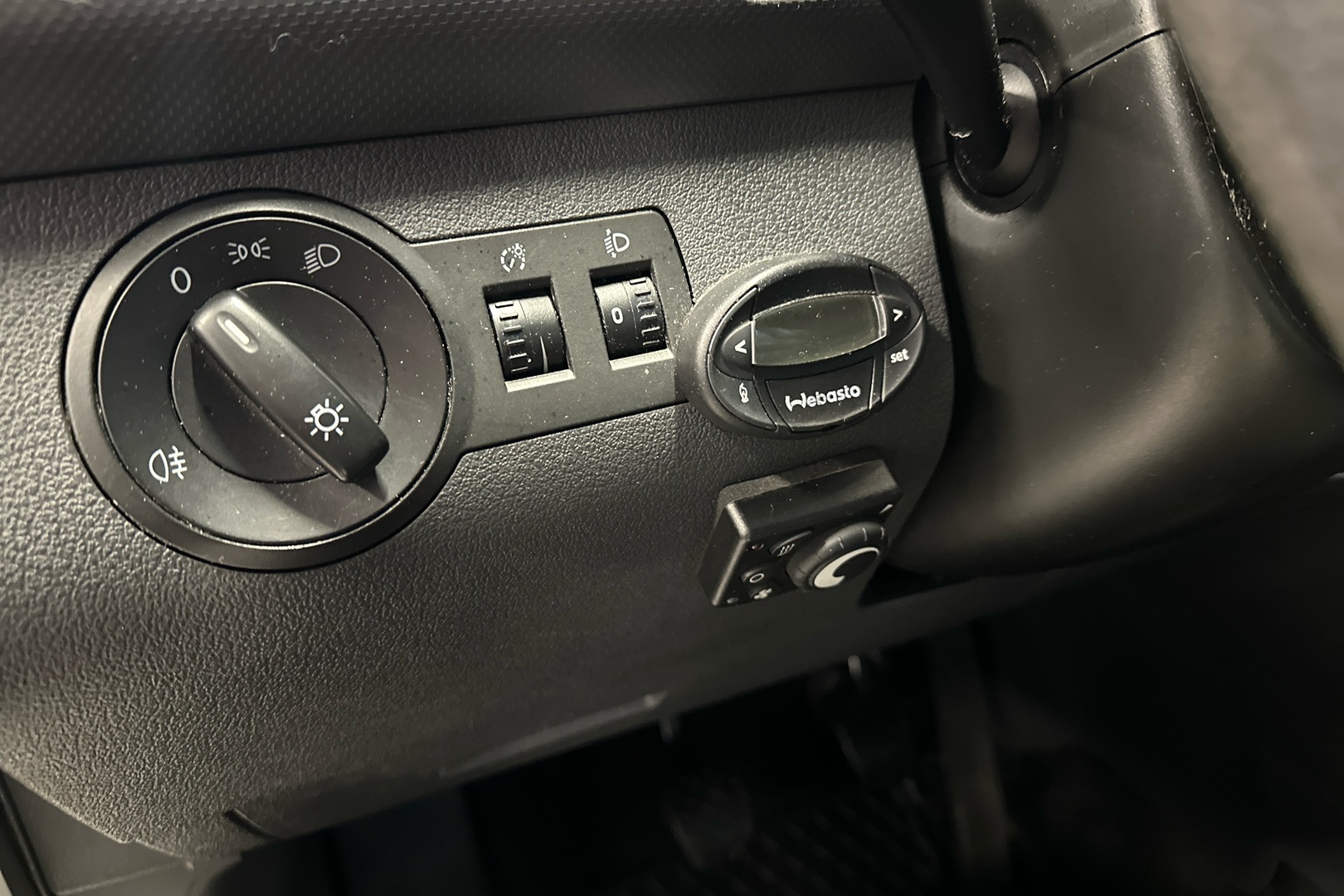 VOLKSWAGEN Caddy 2012