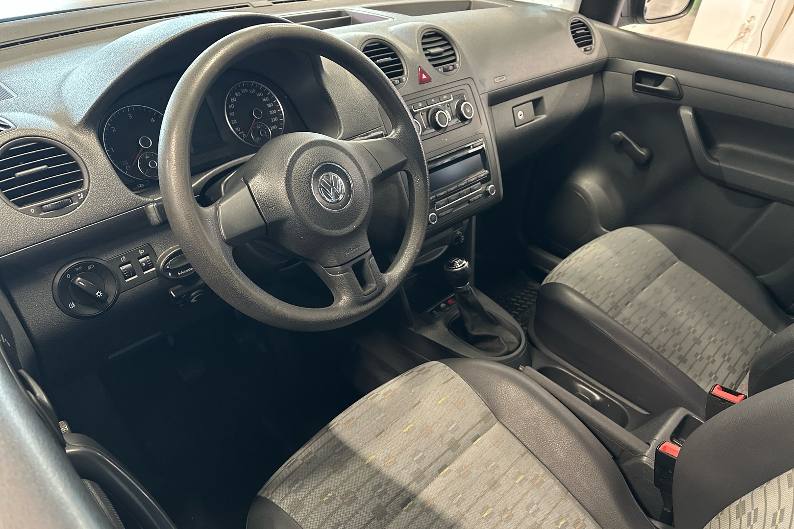 VOLKSWAGEN Caddy 2012