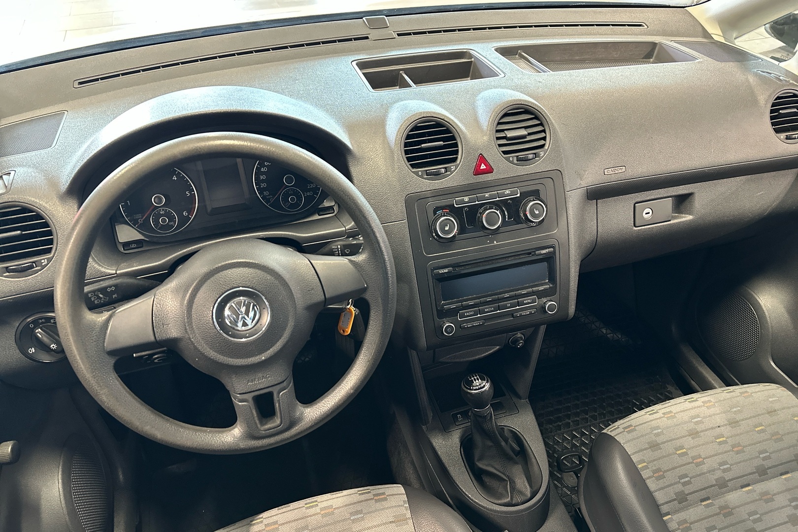 VOLKSWAGEN Caddy 2012