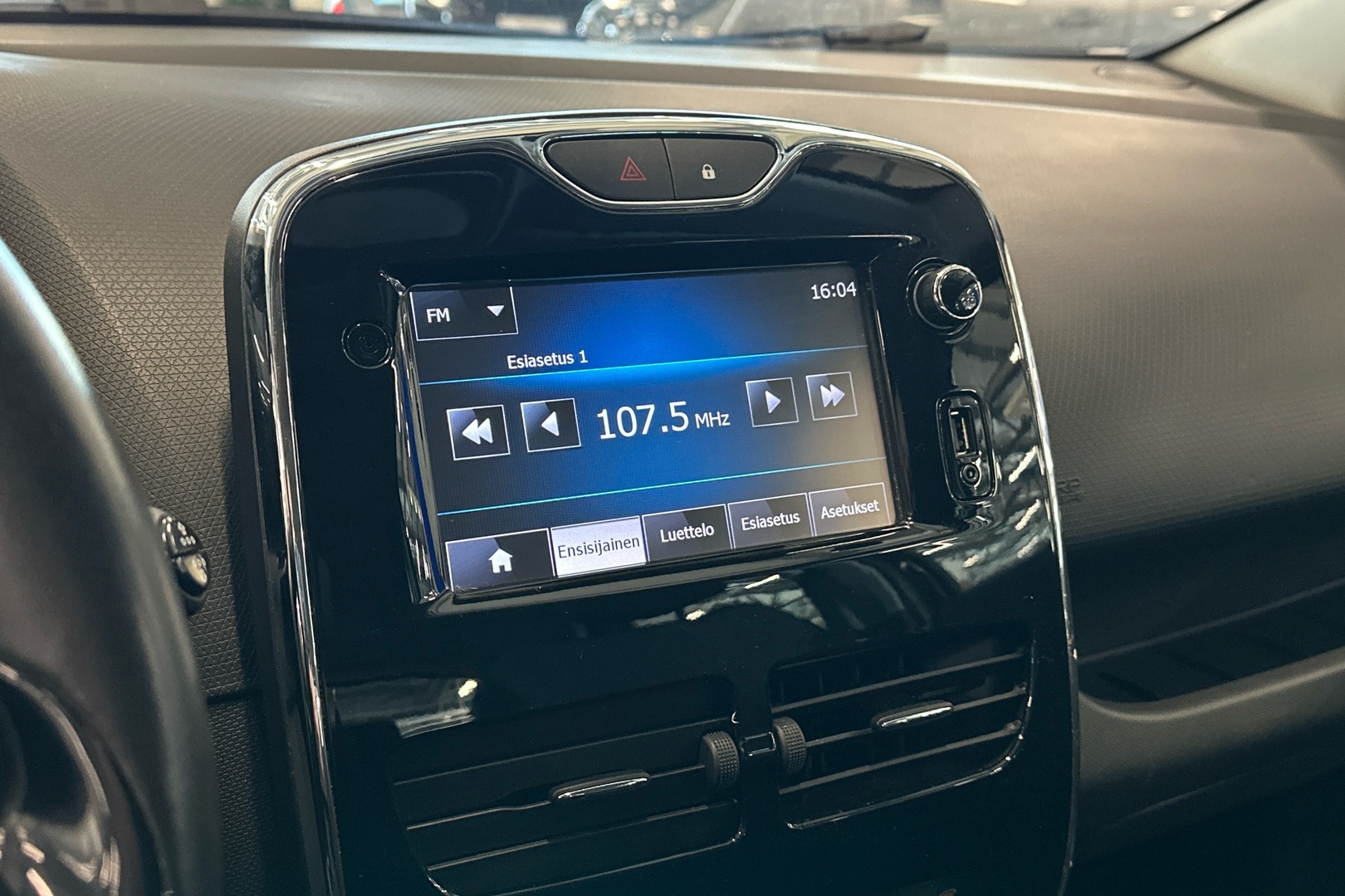 RENAULT Clio 2014
