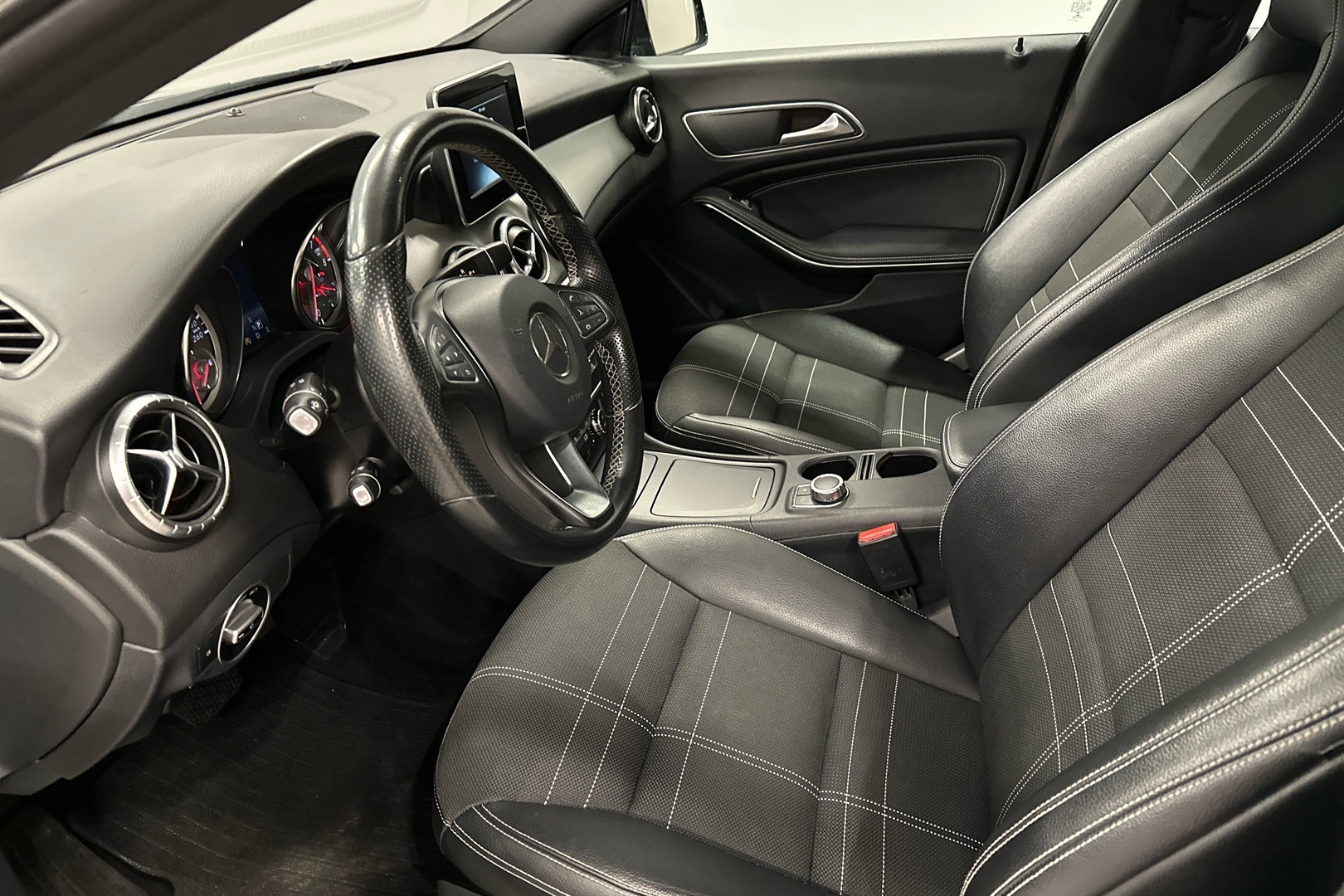 MERCEDES-BENZ CLA 2016