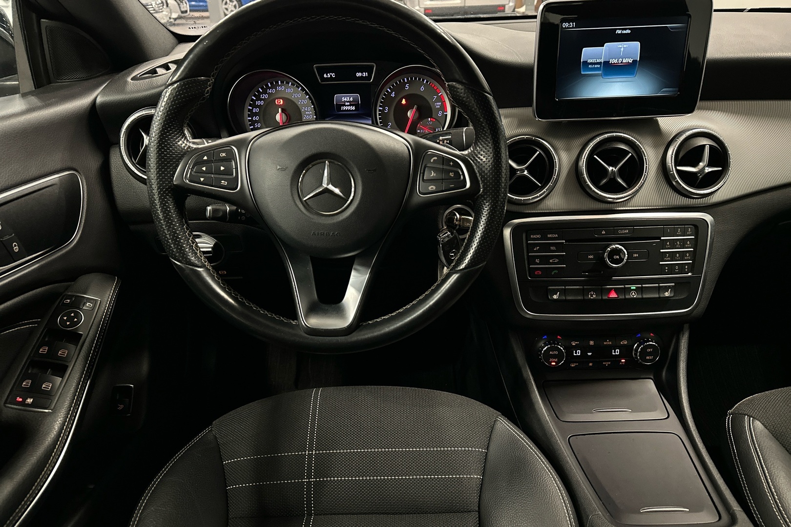 MERCEDES-BENZ CLA 2016