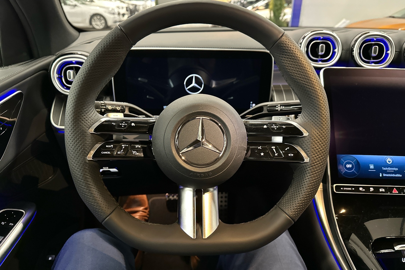 MERCEDES-BENZ GLC 2024