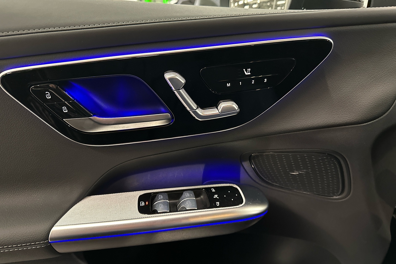 MERCEDES-BENZ GLC 2024