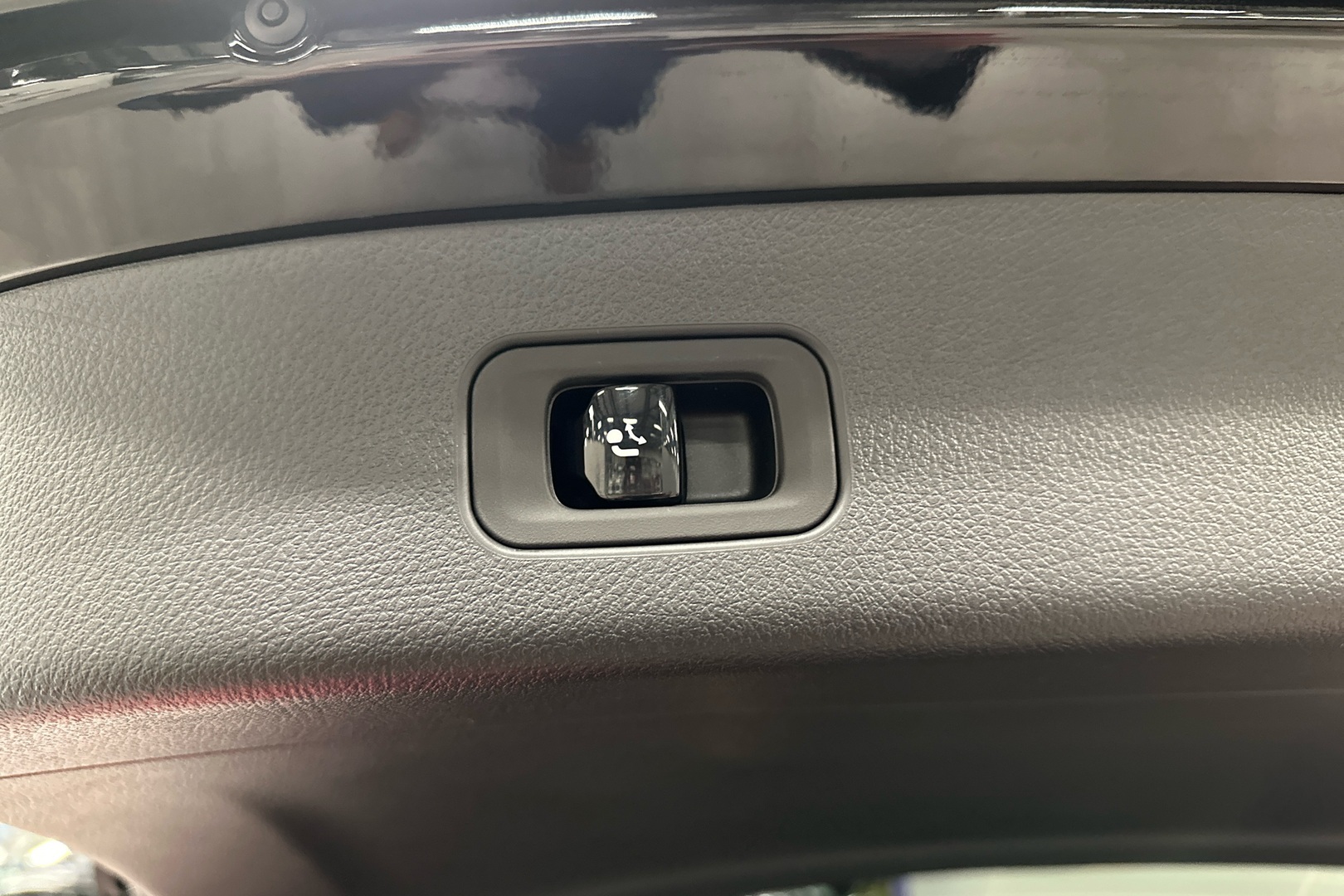 MERCEDES-BENZ GLC 2024