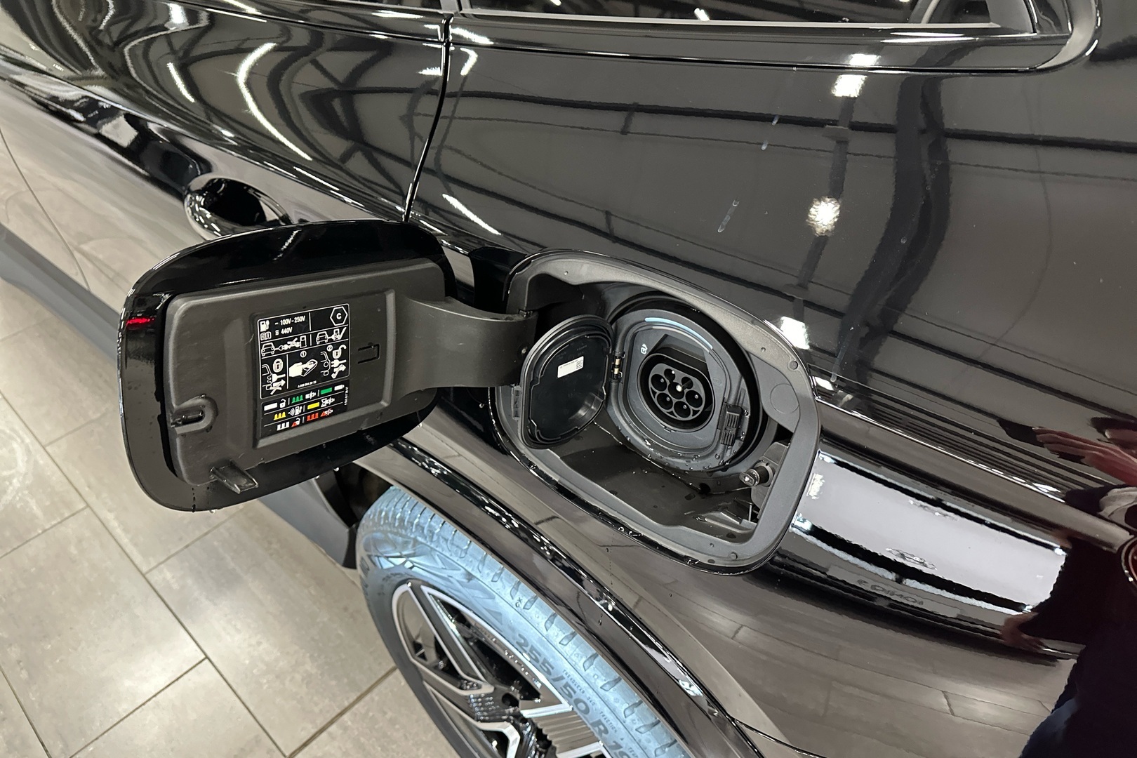 MERCEDES-BENZ GLC 2024