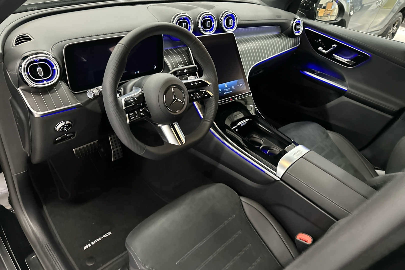 MERCEDES-BENZ GLC 2024