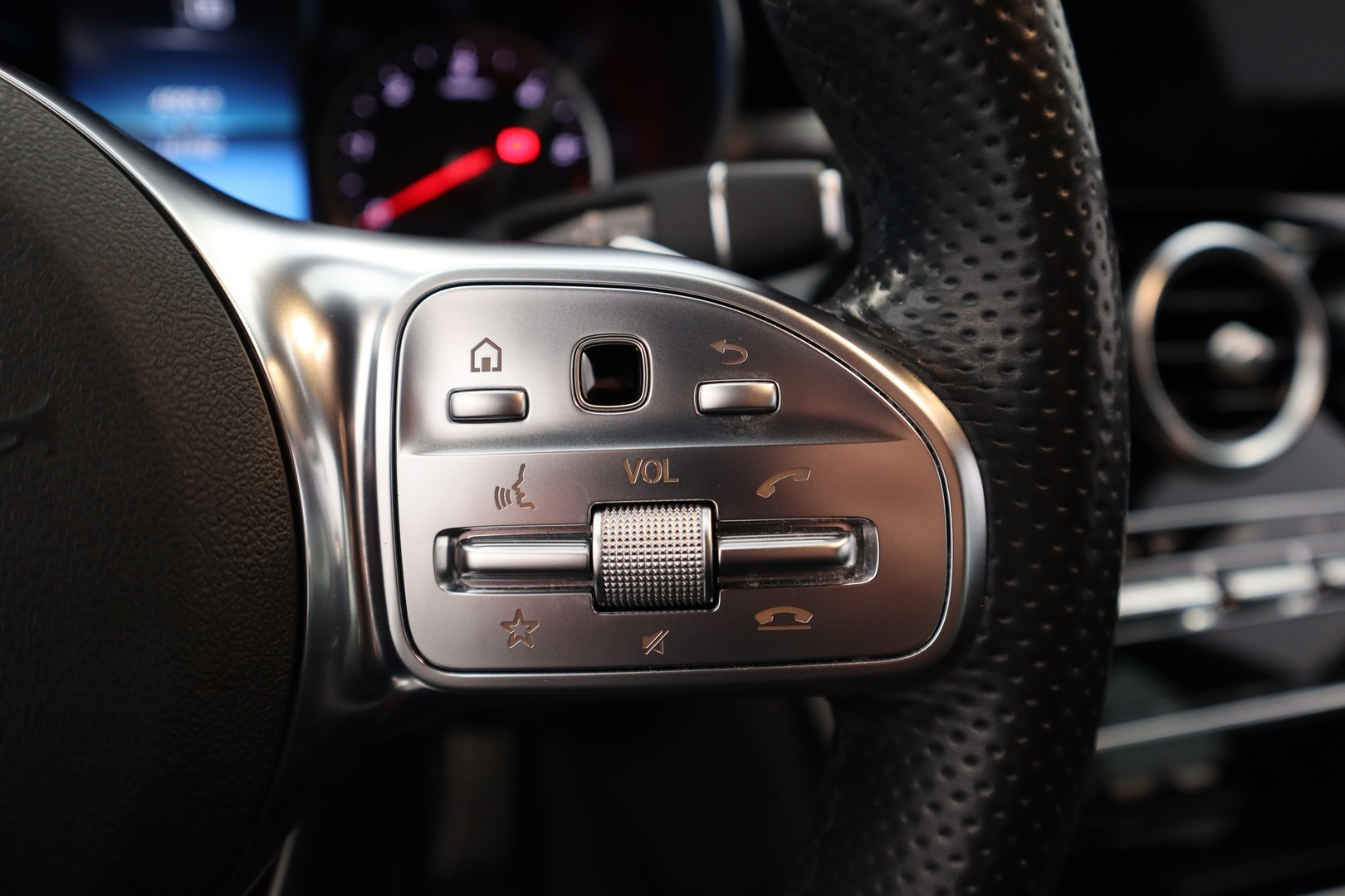 MERCEDES-BENZ C 2020