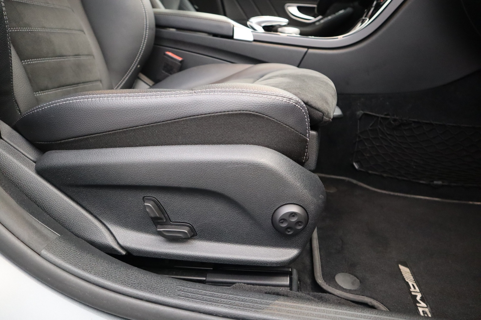 MERCEDES-BENZ C 2020
