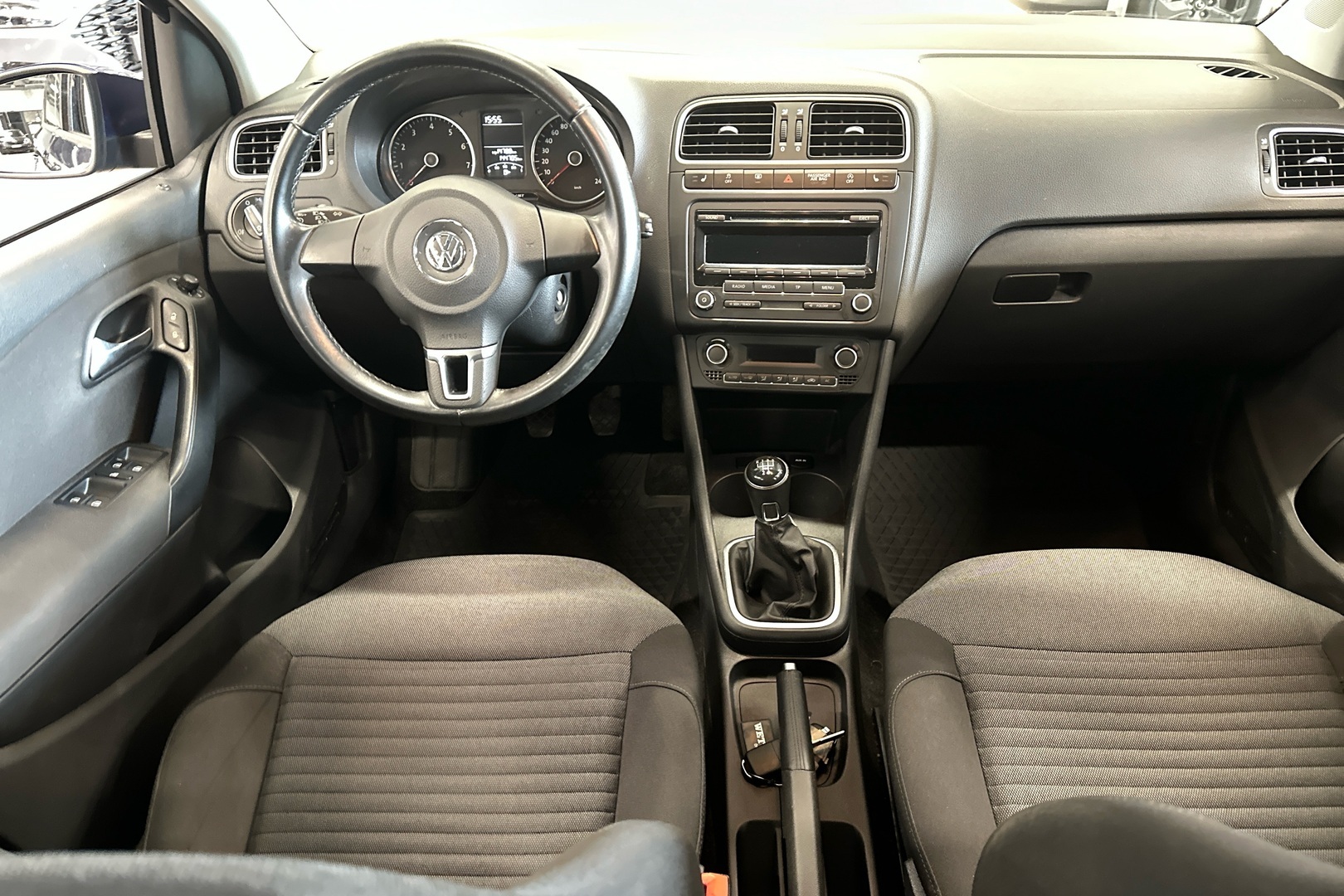 VOLKSWAGEN Polo 2013