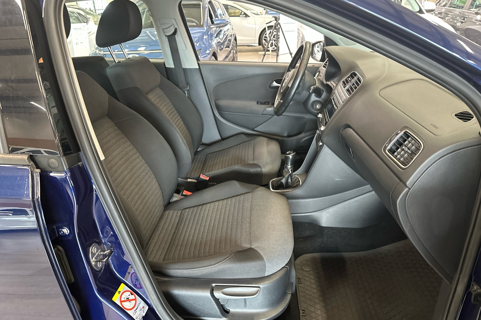 VOLKSWAGEN Polo 2013