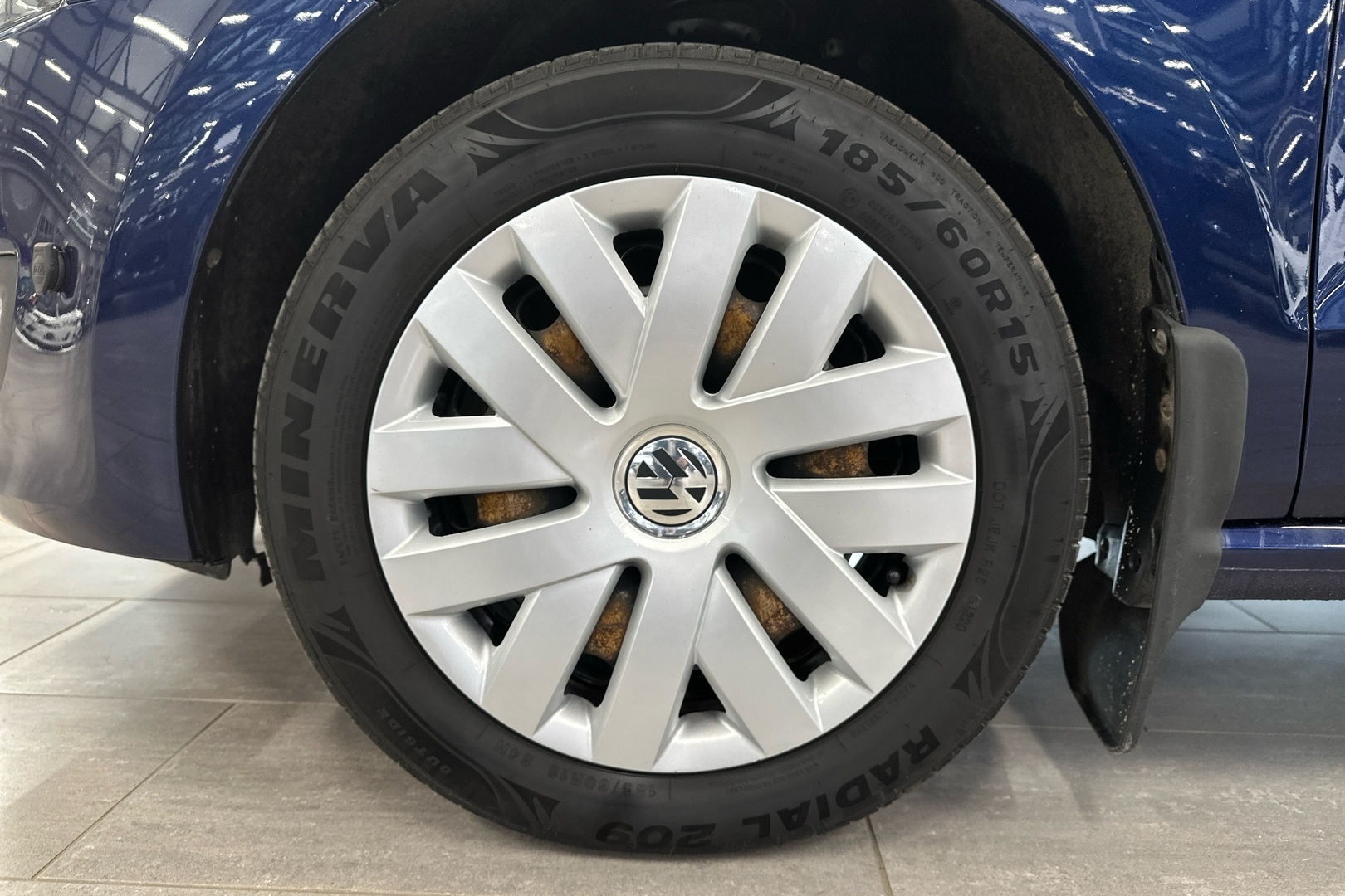 VOLKSWAGEN Polo 2013