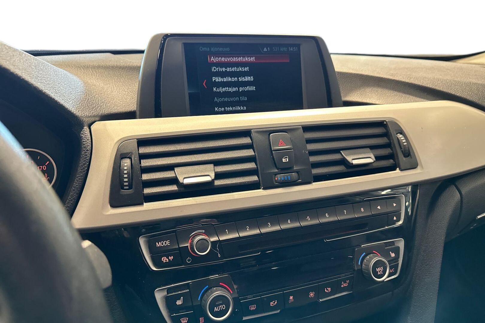 BMW 318 2018