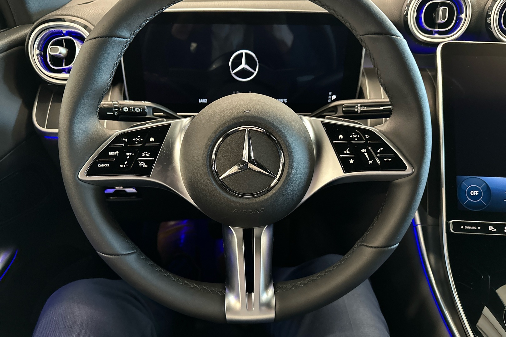 MERCEDES-BENZ GLC 2024