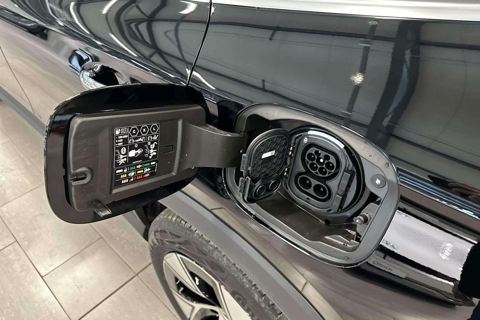 MERCEDES-BENZ GLC 2024