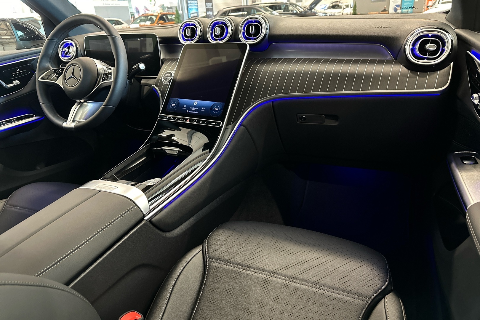 MERCEDES-BENZ GLC 2024