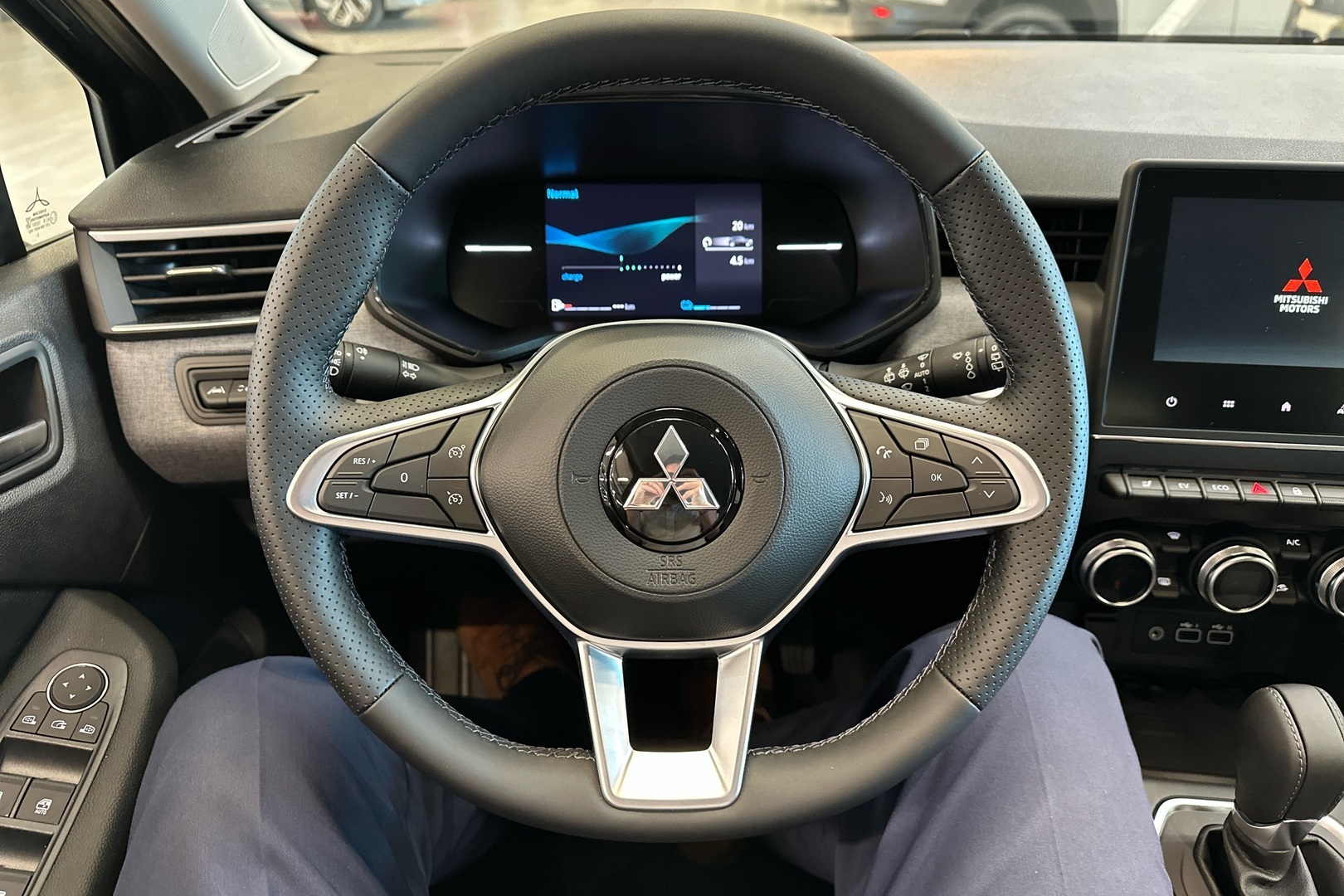 MITSUBISHI Colt 2025