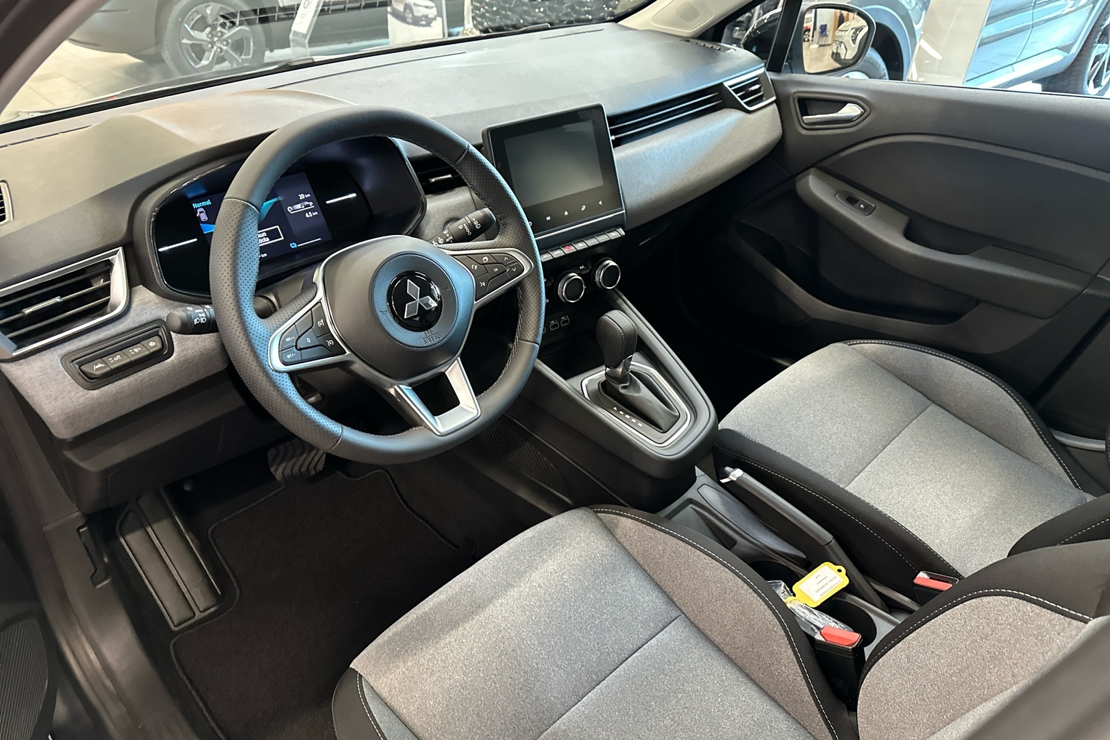 MITSUBISHI Colt 2025