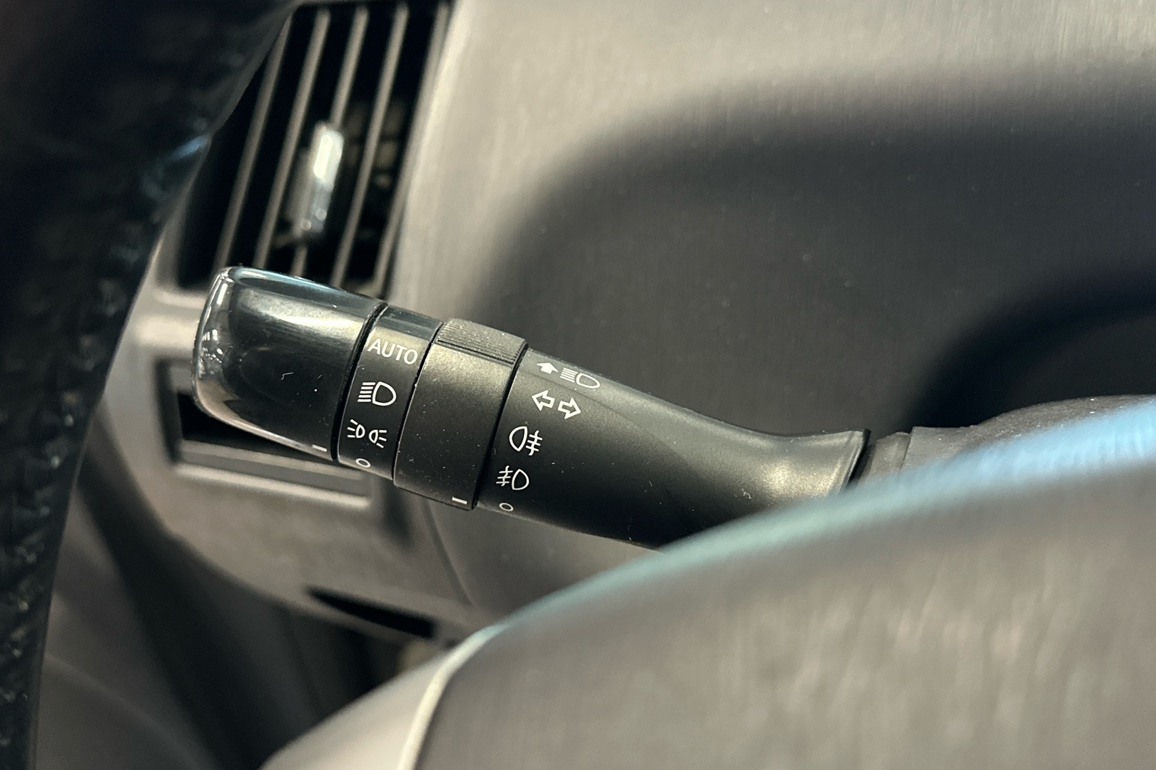 TOYOTA Prius+ 2019