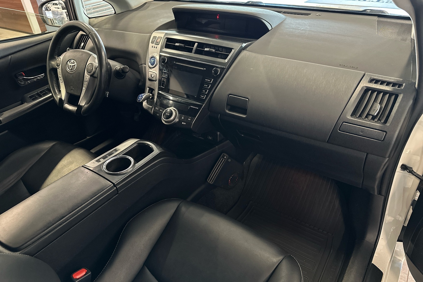 TOYOTA Prius+ 2019