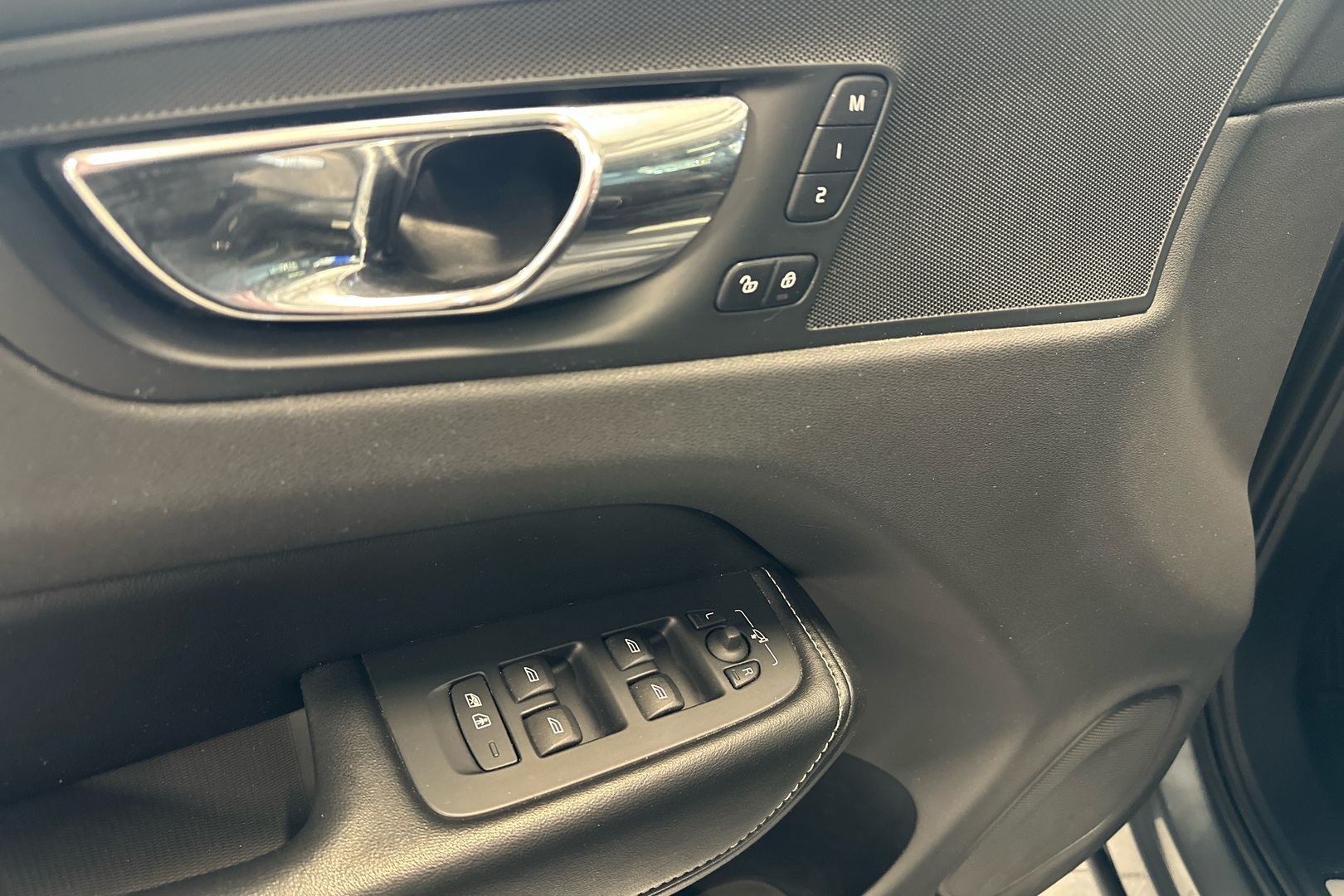 VOLVO XC60 2018