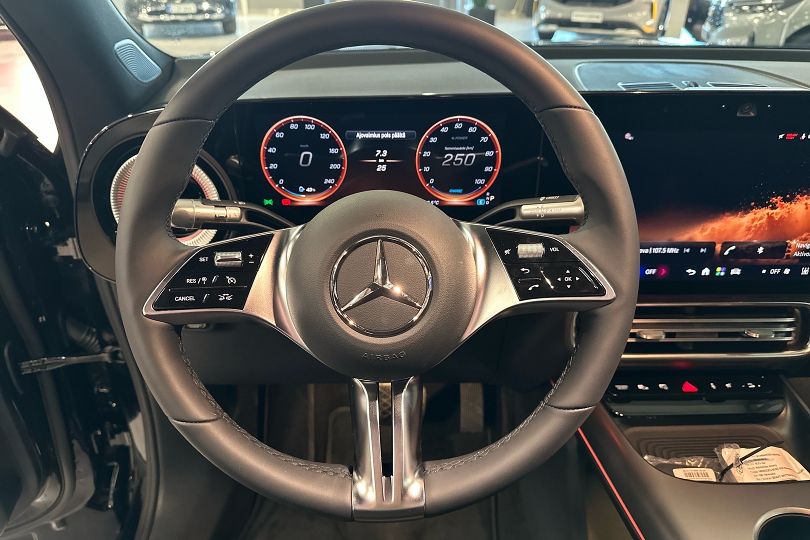 MERCEDES-BENZ GLB 2026