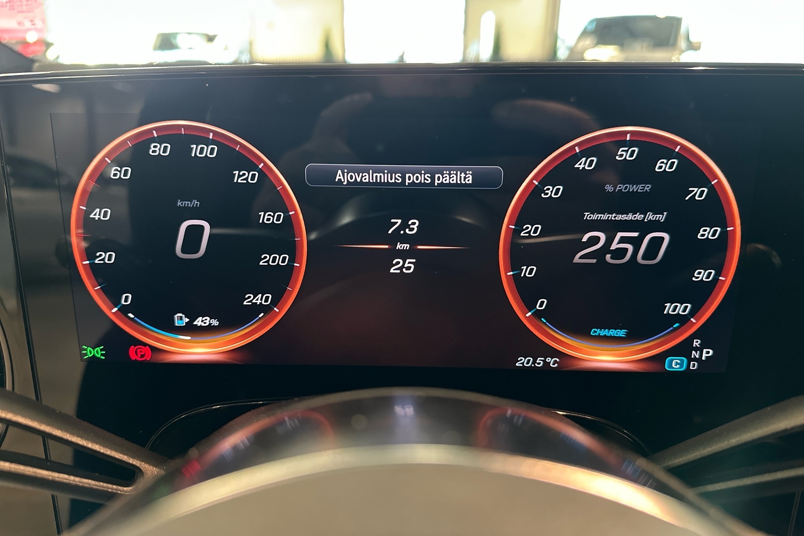 MERCEDES-BENZ GLB 2026