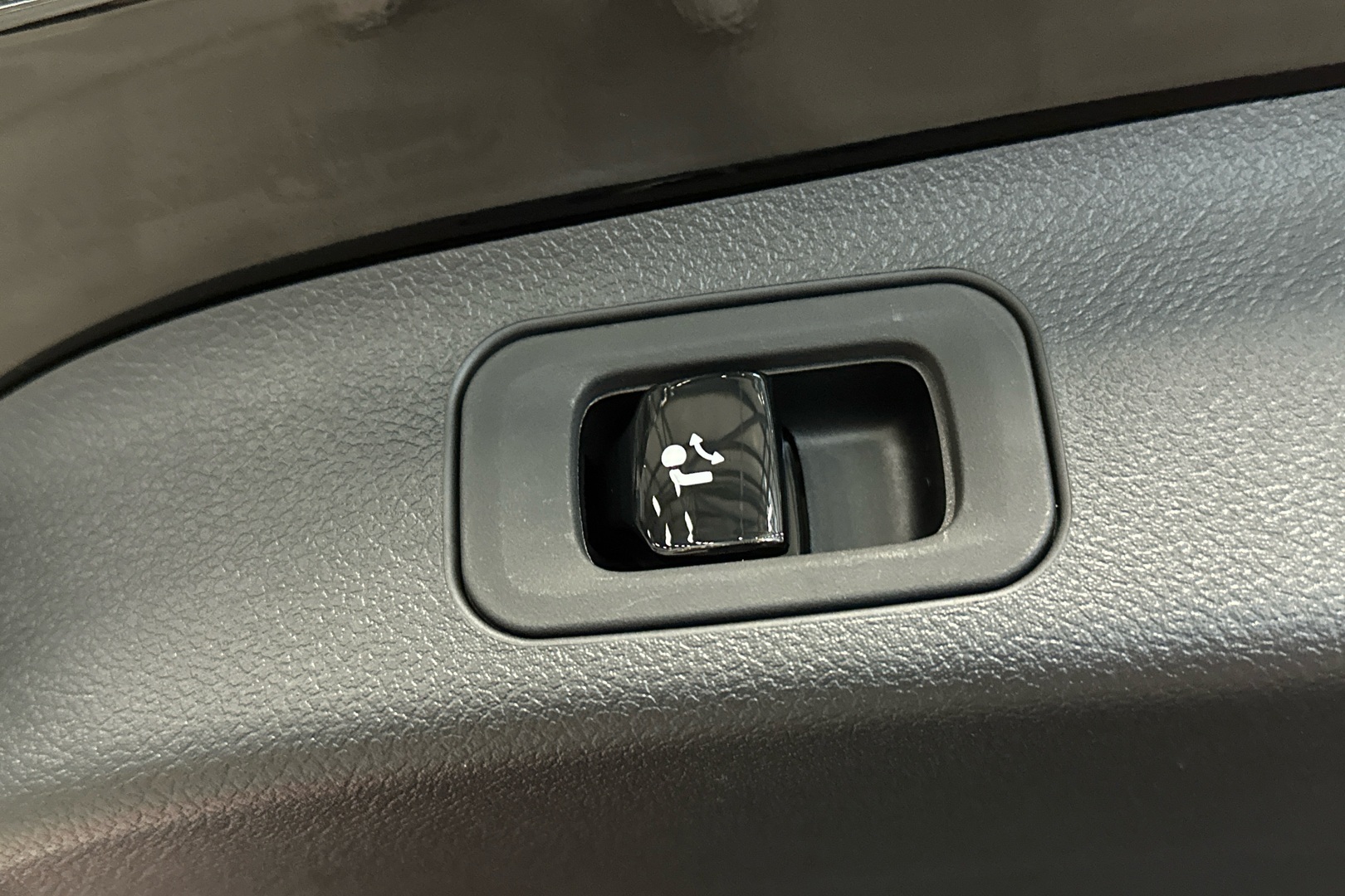 MERCEDES-BENZ GLB 2026