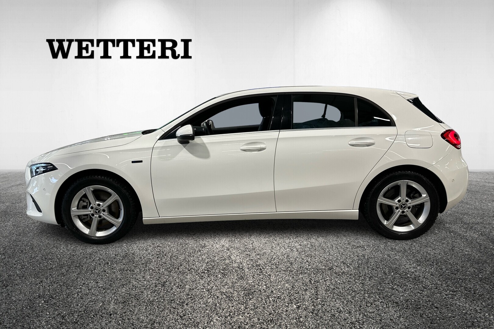 MERCEDES-BENZ A 2020