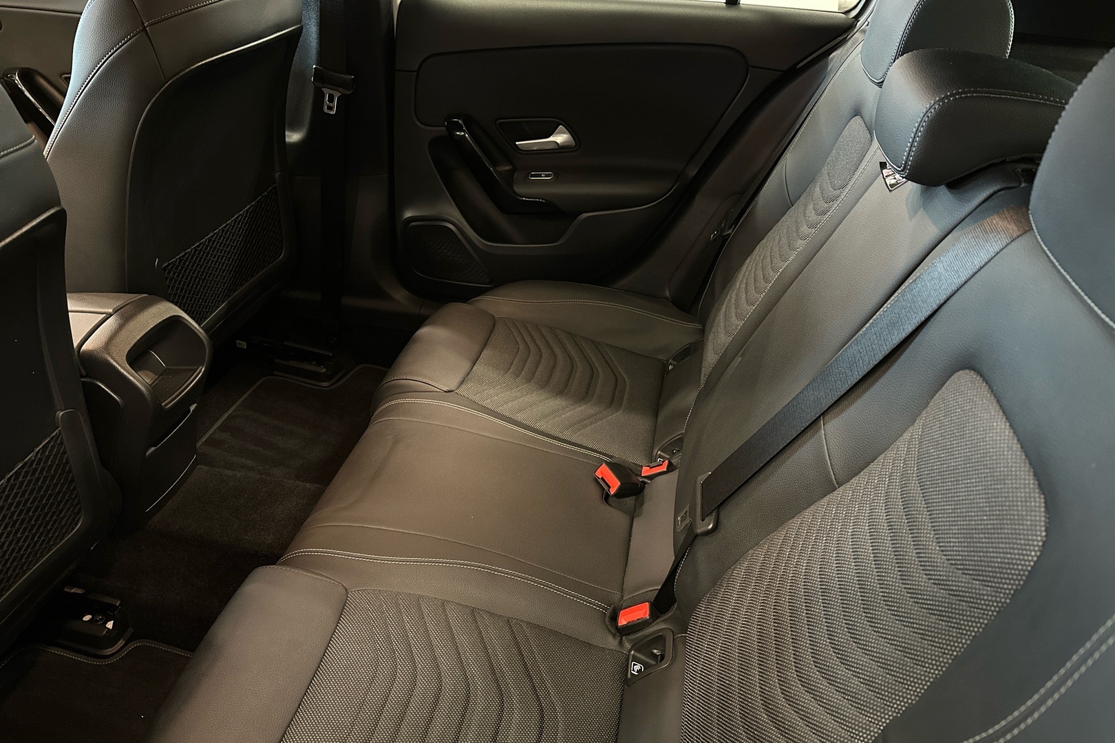 MERCEDES-BENZ A 2020