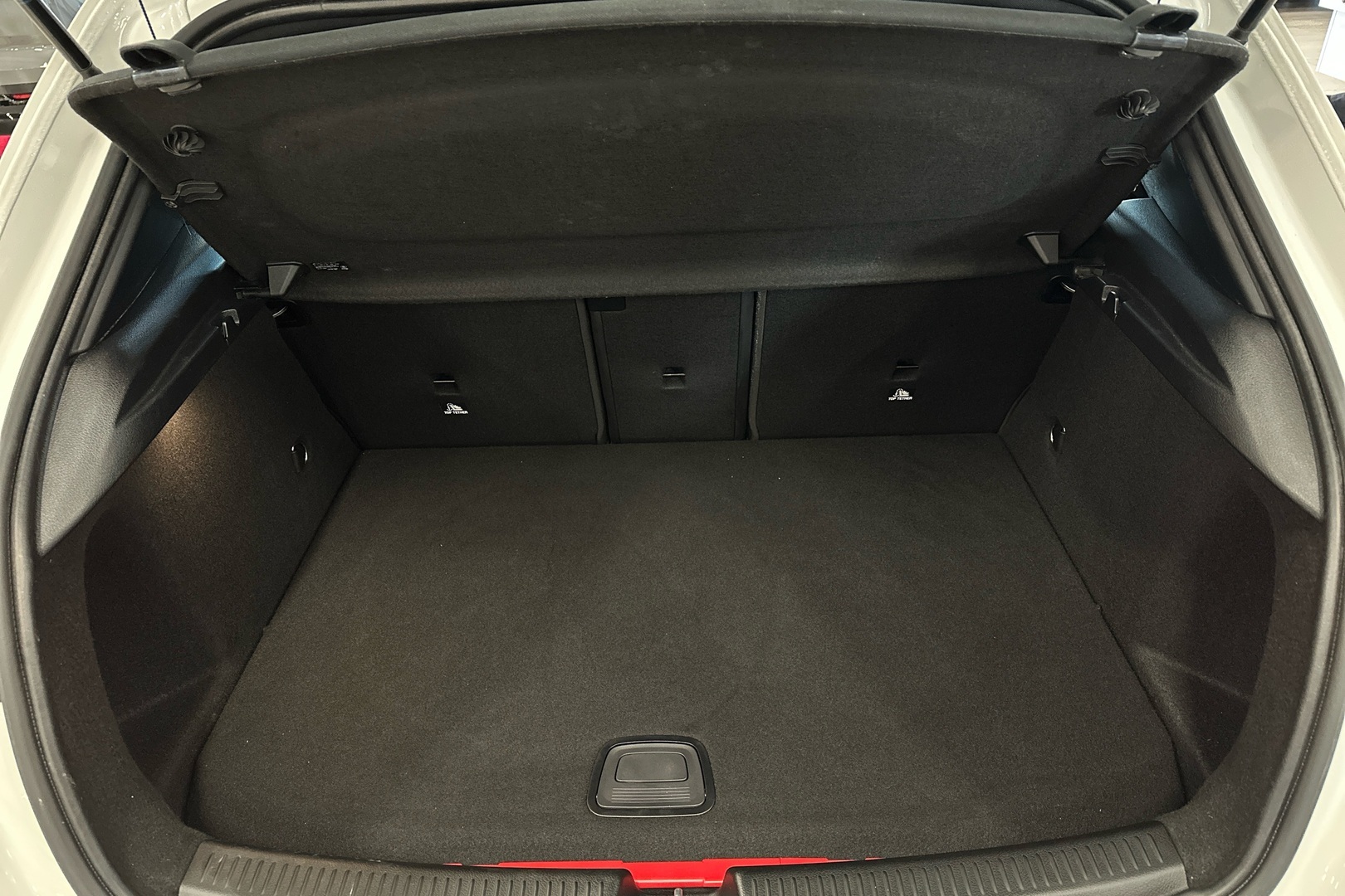 MERCEDES-BENZ A 2020