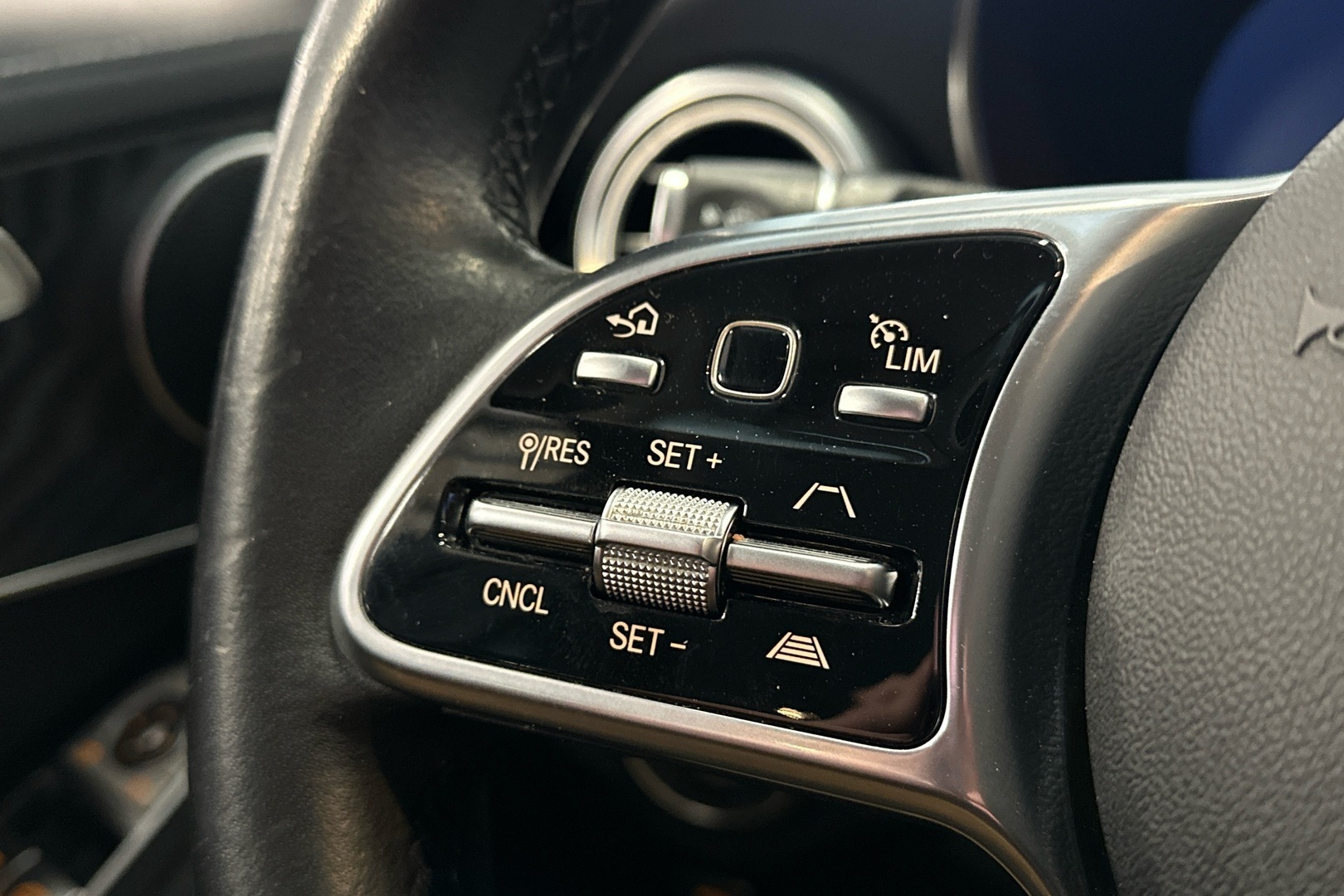 MERCEDES-BENZ GLC 2020
